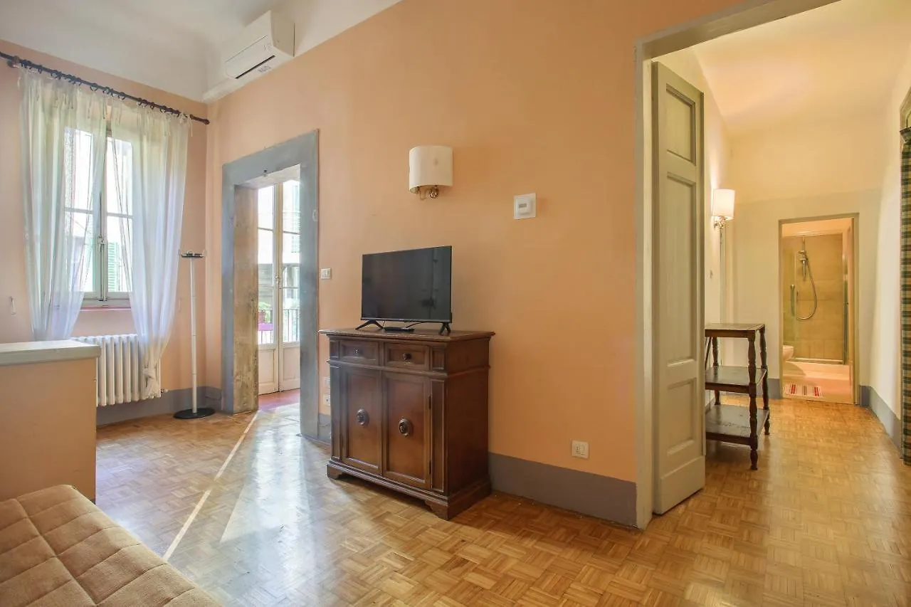 Apartment Lemon Tree One Bedroom With Balcony Florence
