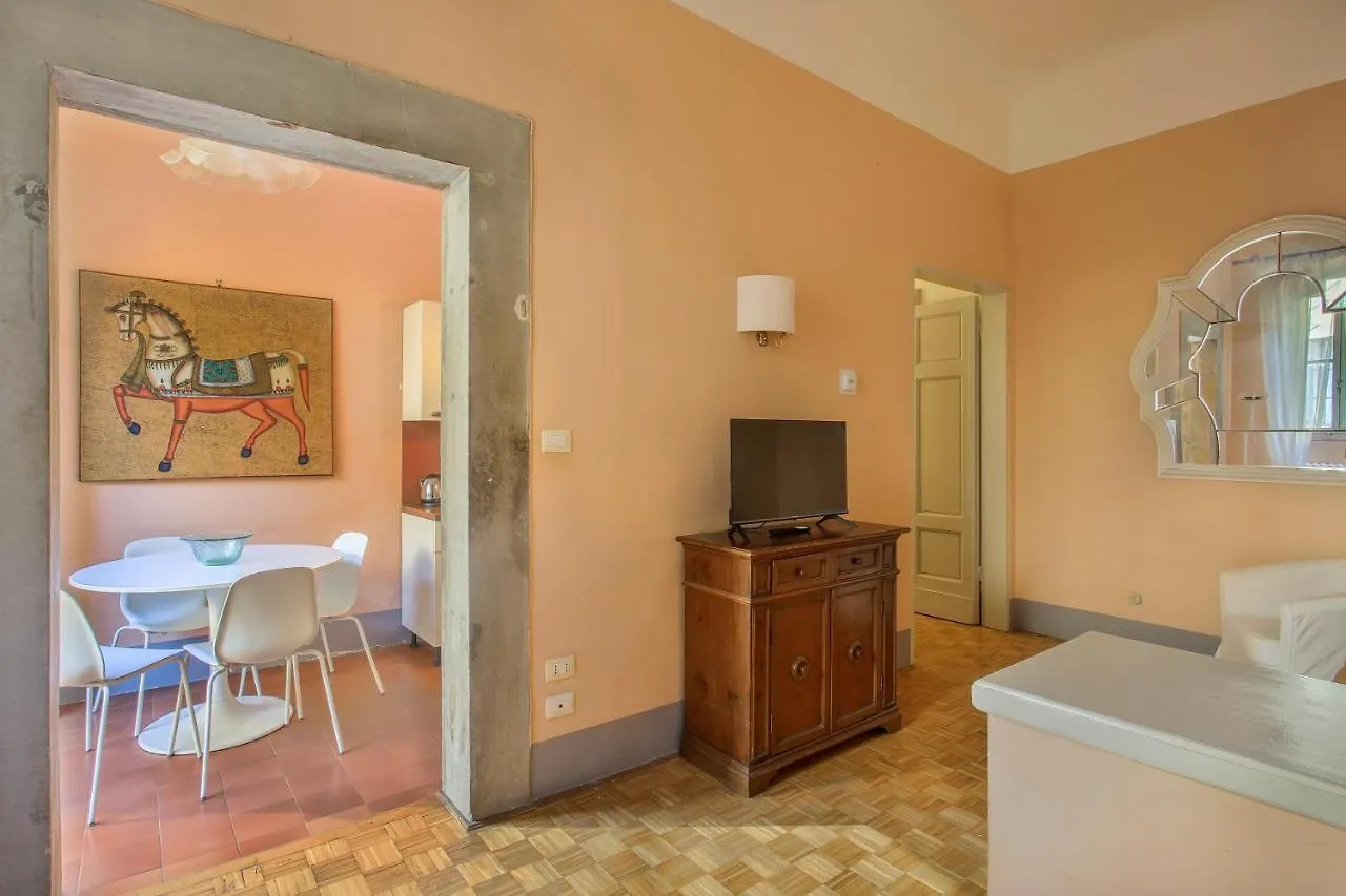 Lemon Tree One Bedroom With Balcony Florence