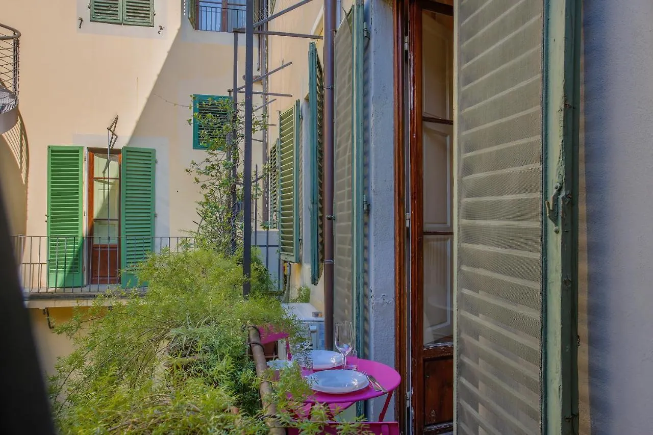 Lemon Tree One Bedroom With Balcony Florence Apartment