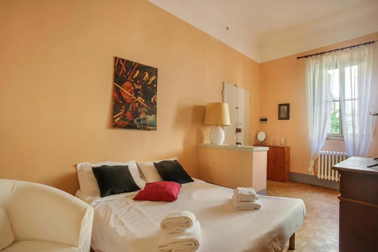 Apartment Lemon Tree One Bedroom With Balcony Florence Italy