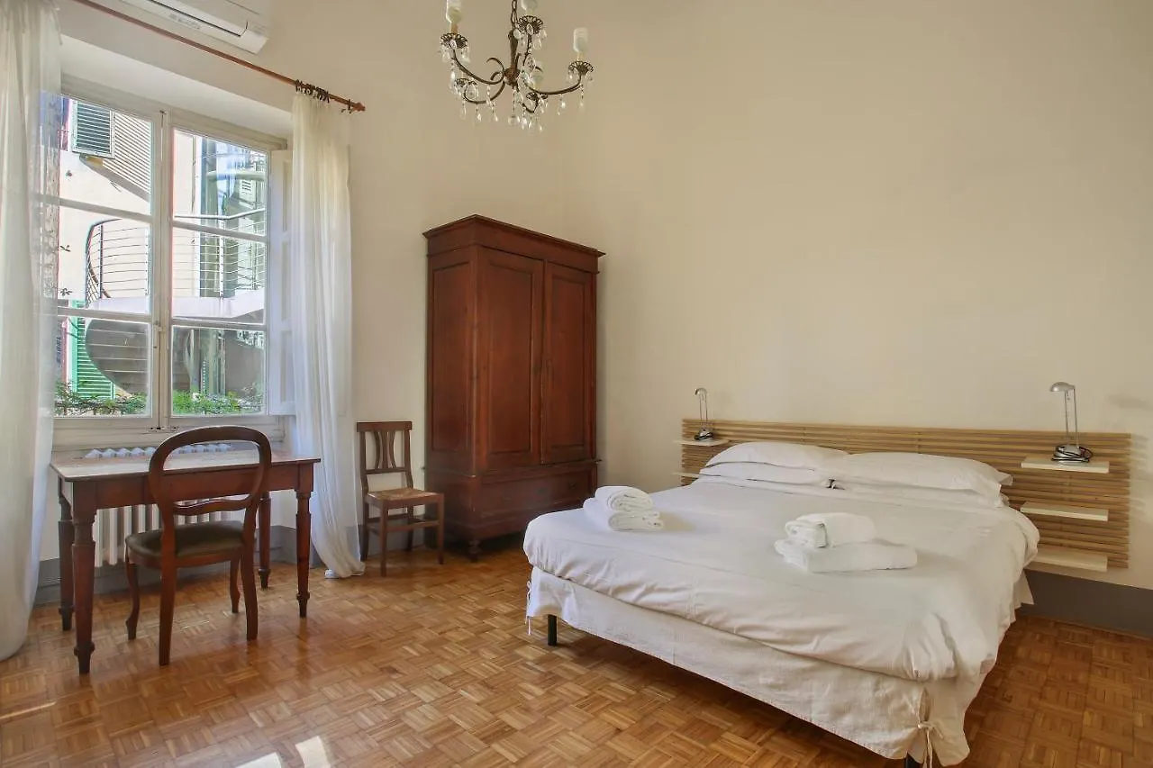 Lemon Tree One Bedroom With Balcony Florence